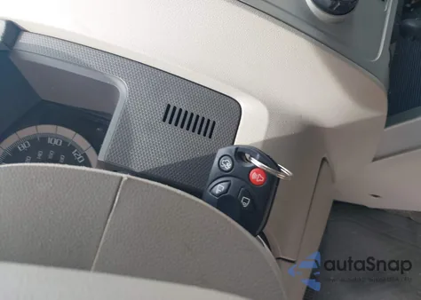 2008 Ford Escape Xlt z USA, uszkodzony, nr VIN 1FMCU93128KD21639